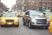 Mercedes-Benz ML 450 Hybrid auf den Strassen von New York. Photo: UnitedPictures